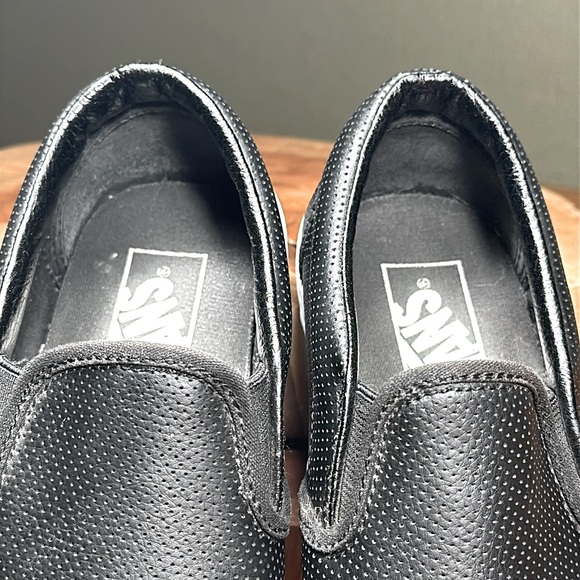 VANS Asher Perforated Leather Slip-On (Unisex - Men’s 7, Woman’s 8 1/2) - Picture 14 of 16